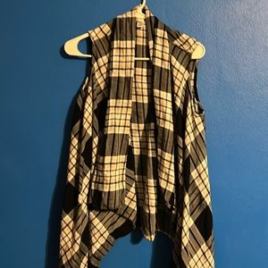 Plaid cardigan lightweight, white and black gently used with no call outs